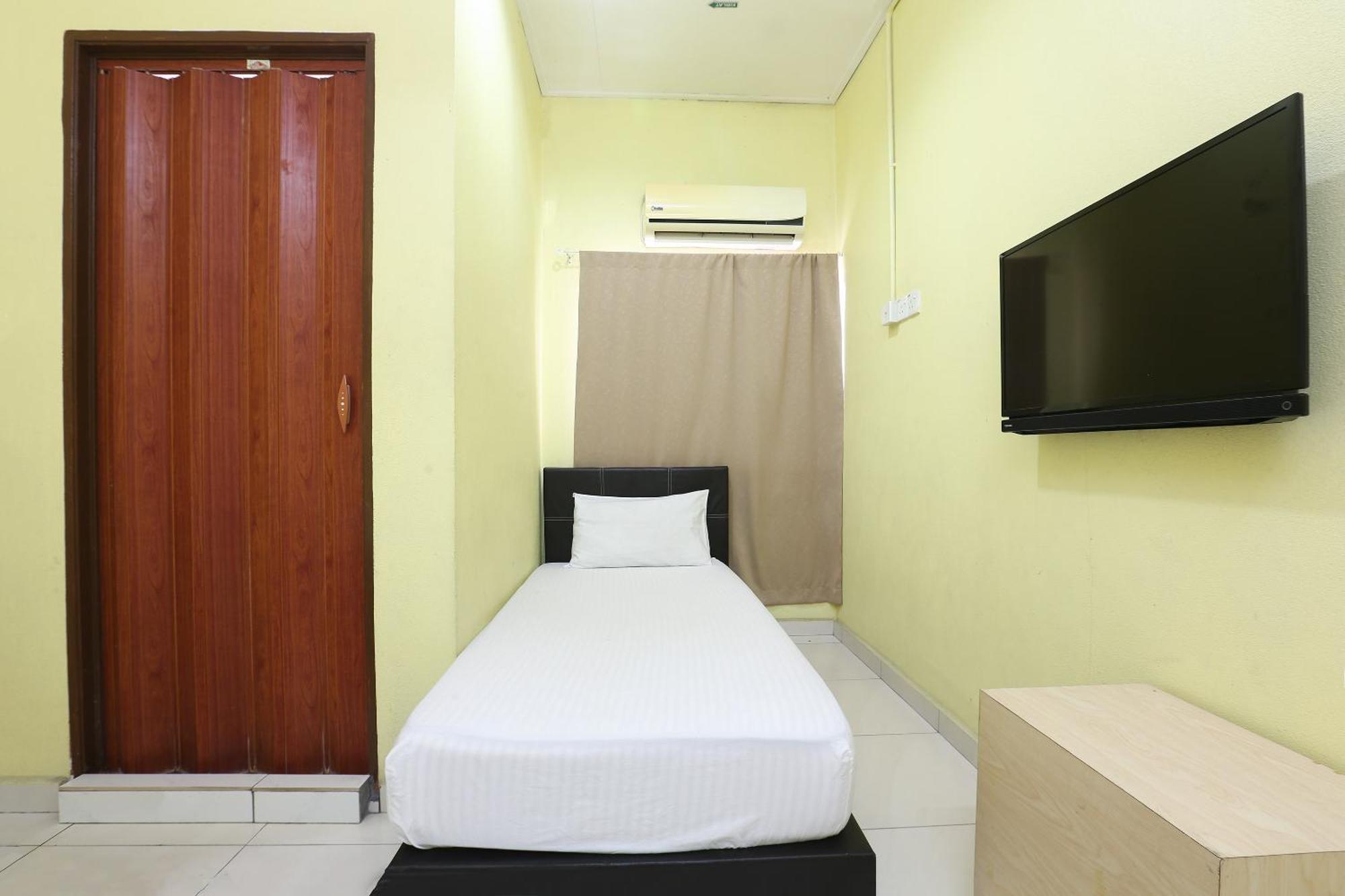Oyo 89925 Innap Kota Bharu Exterior photo